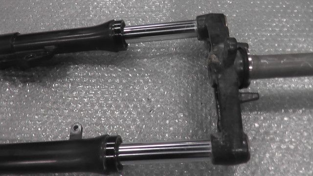 グランドアクシス100 SB06J の フロントフォークセット