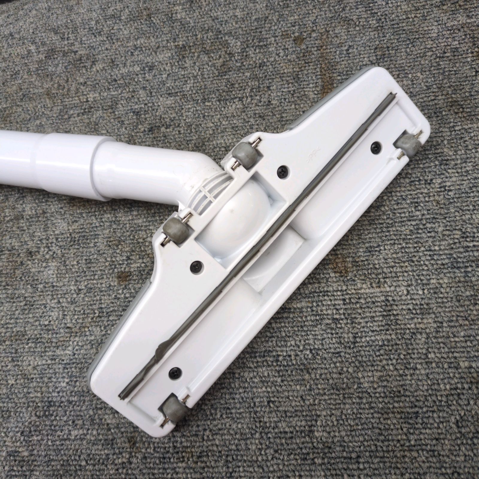 J265 ☆小キズ使用感有り☆充電式スティック掃除機☆Makita☆CL182FD