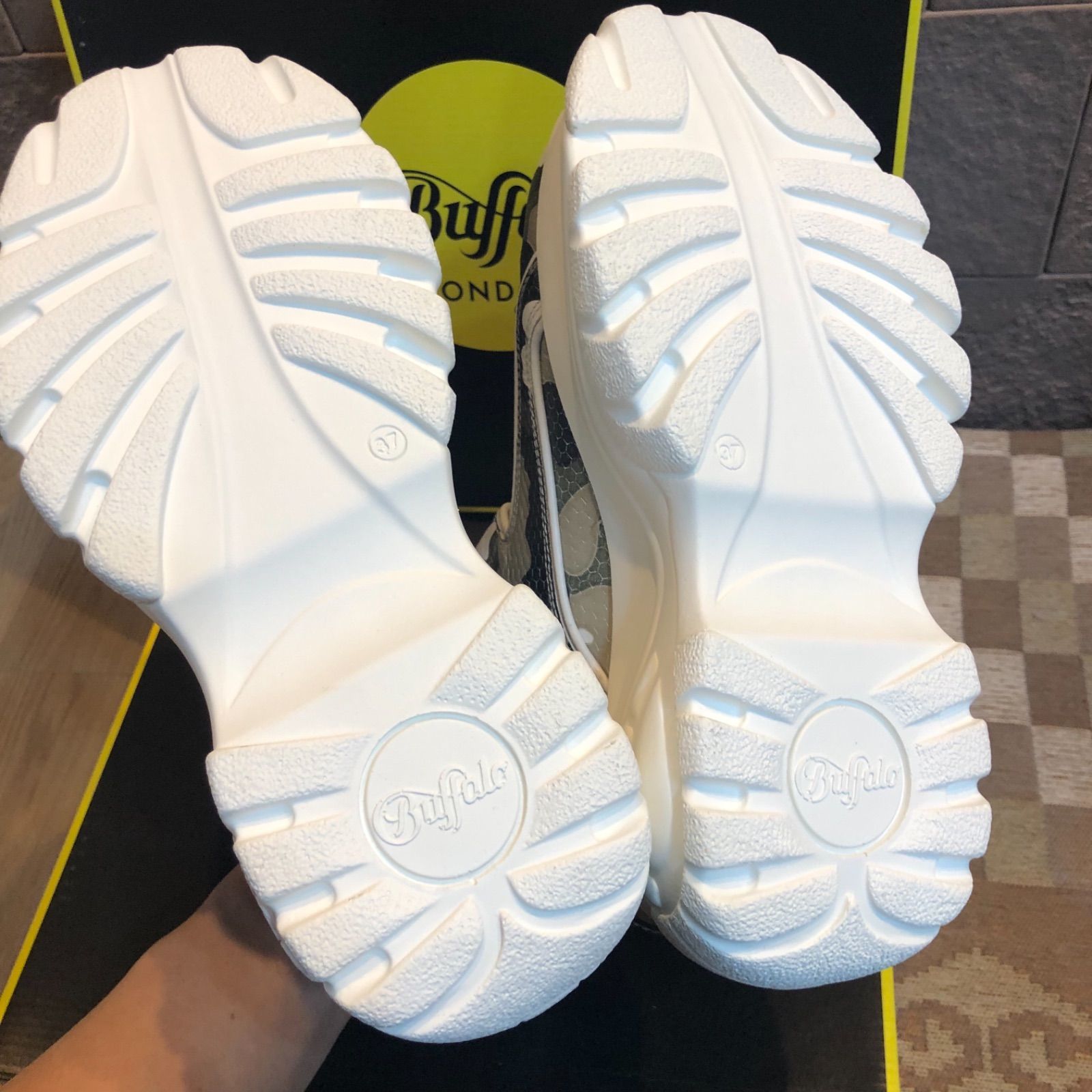 バッファローロンドン カモフラ 厚底 スニーカー 迷彩カラー - メルカリ 