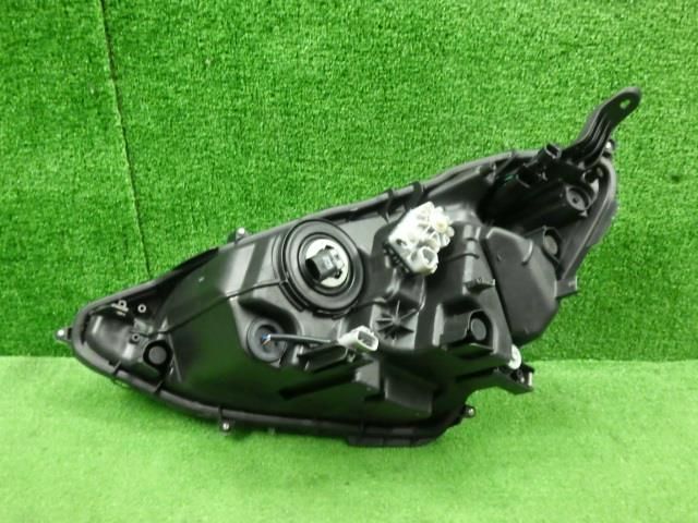 アクア DAA-NHP10 右ヘッドランプASSY コイト 52-247 LED点灯テスト済み 81110-52E90 9151