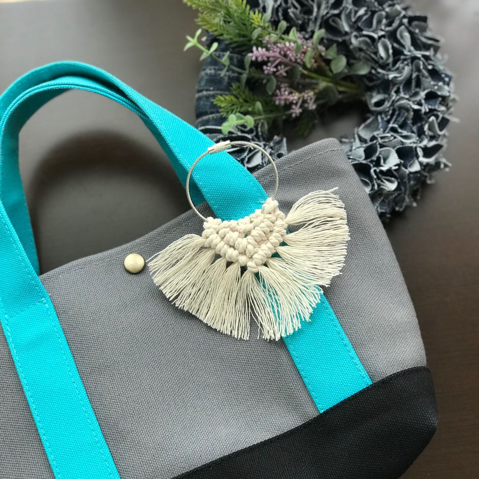 マクラメチャーム〖♡型〗 - メルカリ