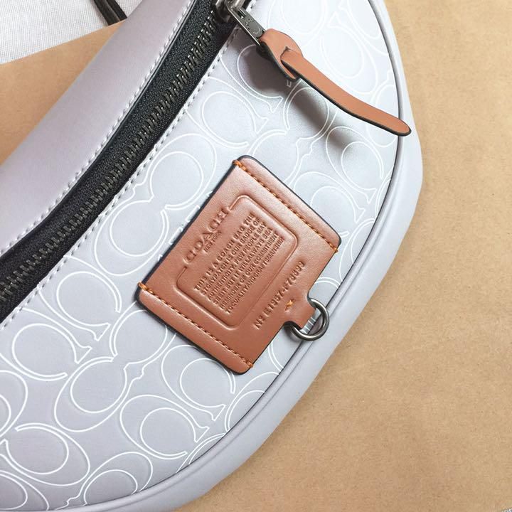 新品 COACH（コーチ）バッグ F78899 ベルトバッグ ボディーバッグ メンズバッグ｜アクティブライフスタイルにぴったり｜スタイリッシュで機能的｜購入2点以上で500円オフ！  - メルカリ