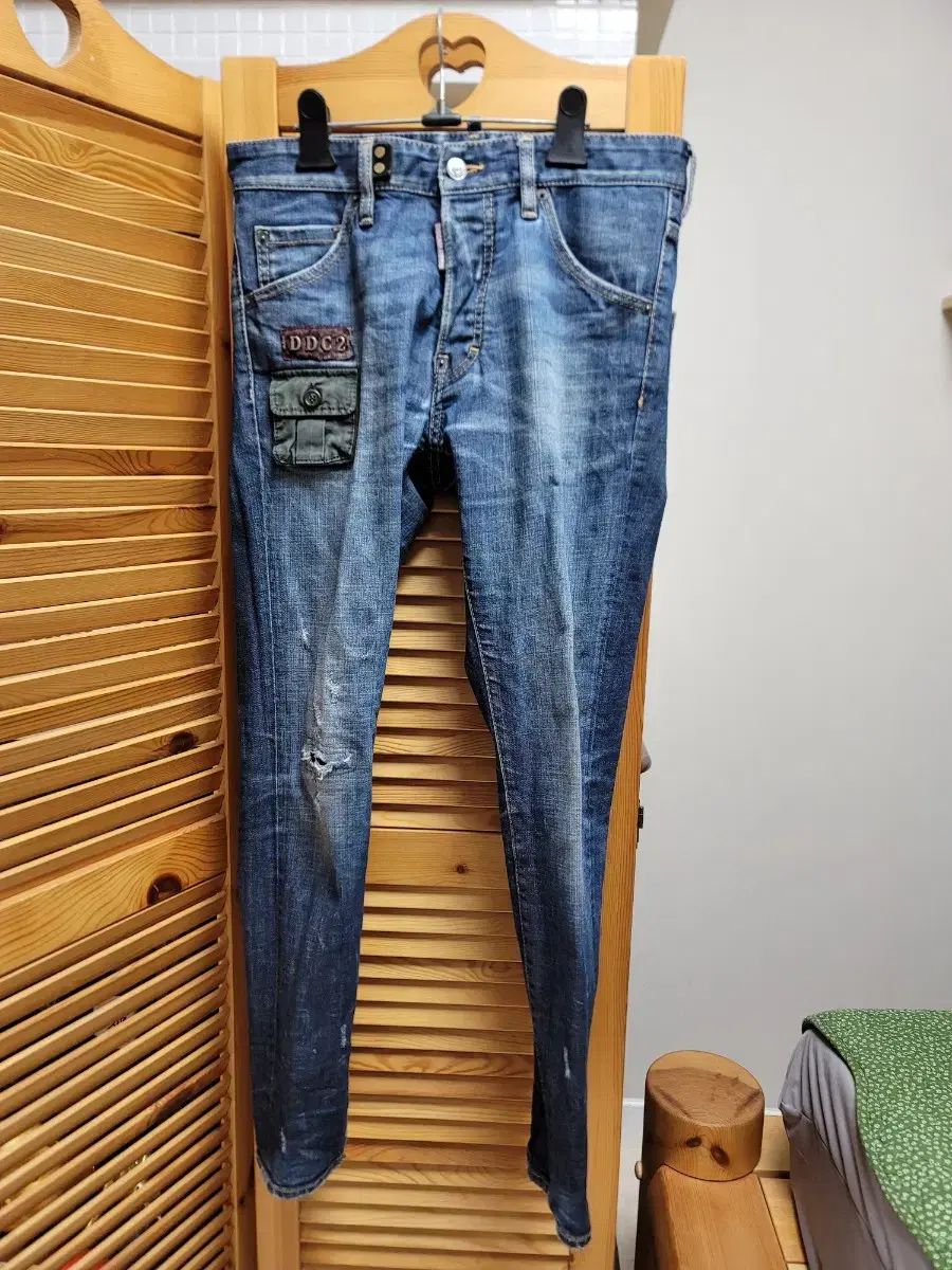 正規品 DSQUARED(ディースクエアード) ジーンズ ( 44 ウエスト 28 30 ）