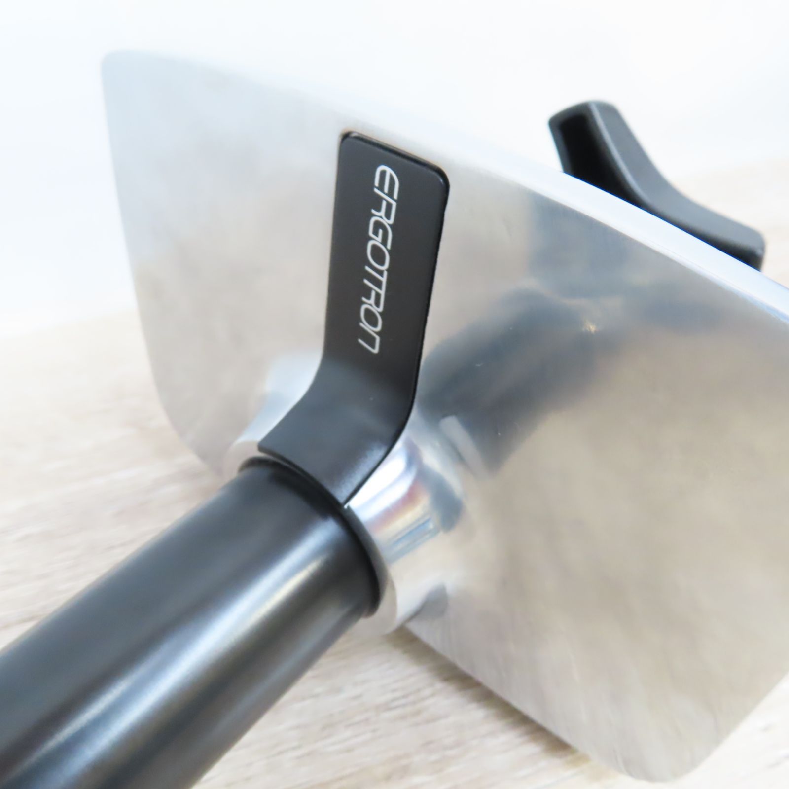 エルゴトロン ergotron LX デスクマウントモニターアーム WWW_NOITHATQUANGTHANH_NET