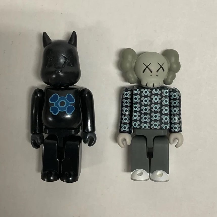83.KAWS × MEDICOM TOY KUBRICK 【併売品】 - メルカリ