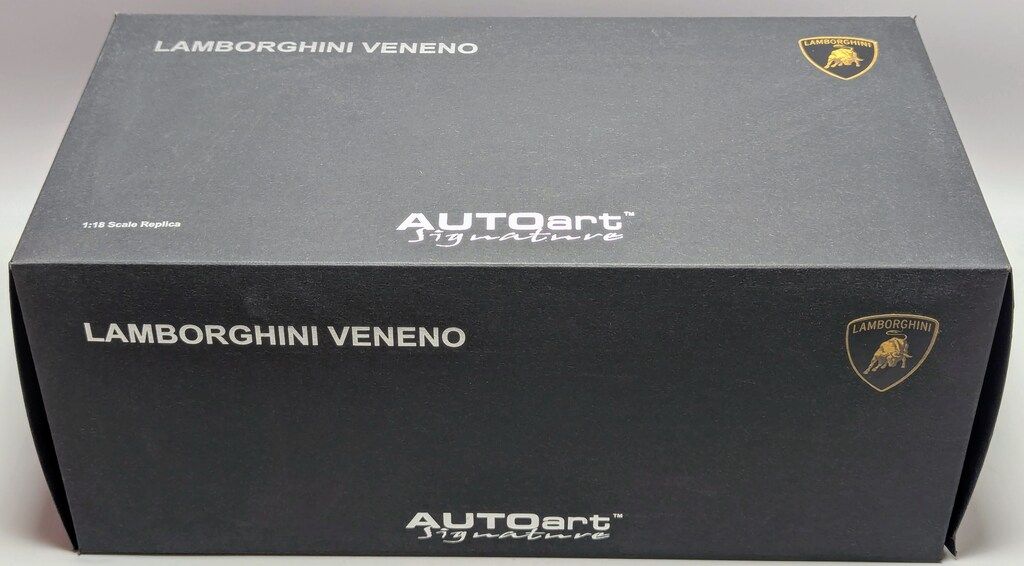 AUTOart 1|18 SIGNATURE LAMBORGHINI VENENO RED 74508