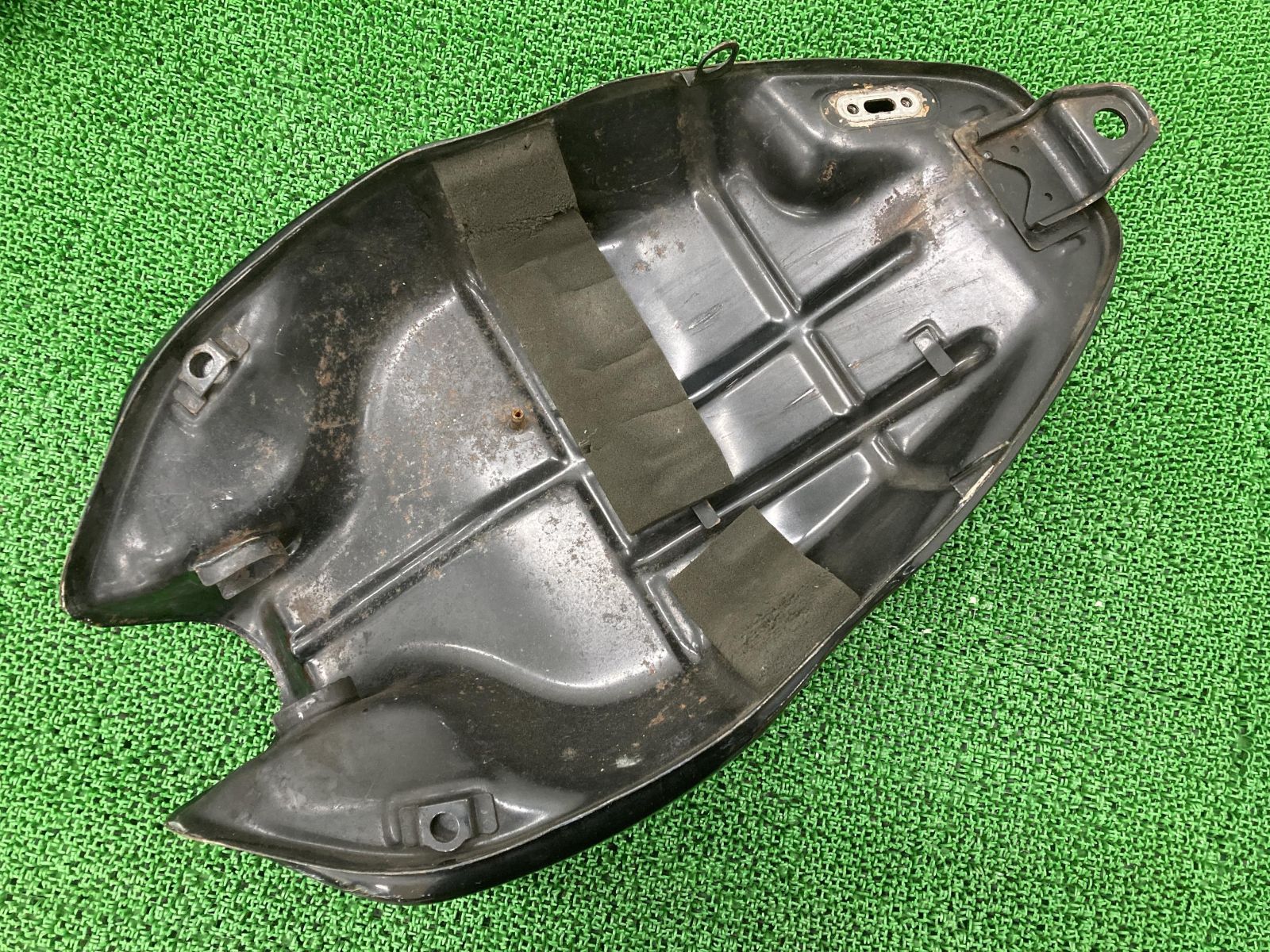 バリオス タンク 黒M カワサキ 純正 中古 バイク 部品 ZR250A バリオス タンク 黒M カワサキ 純正 中古 バイク 部品 ZR250A