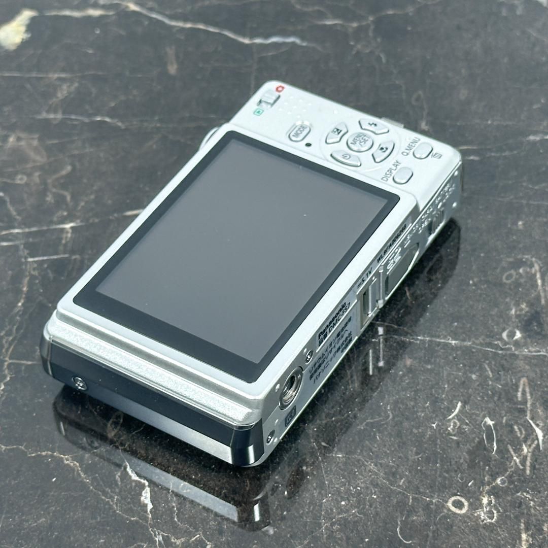【動作確認済】Panasonic LUMIX DMC-FS7 シルバー デジカメ Panasonic LUMIX DMC-FS7 シルバー デジカメ 動作確認済