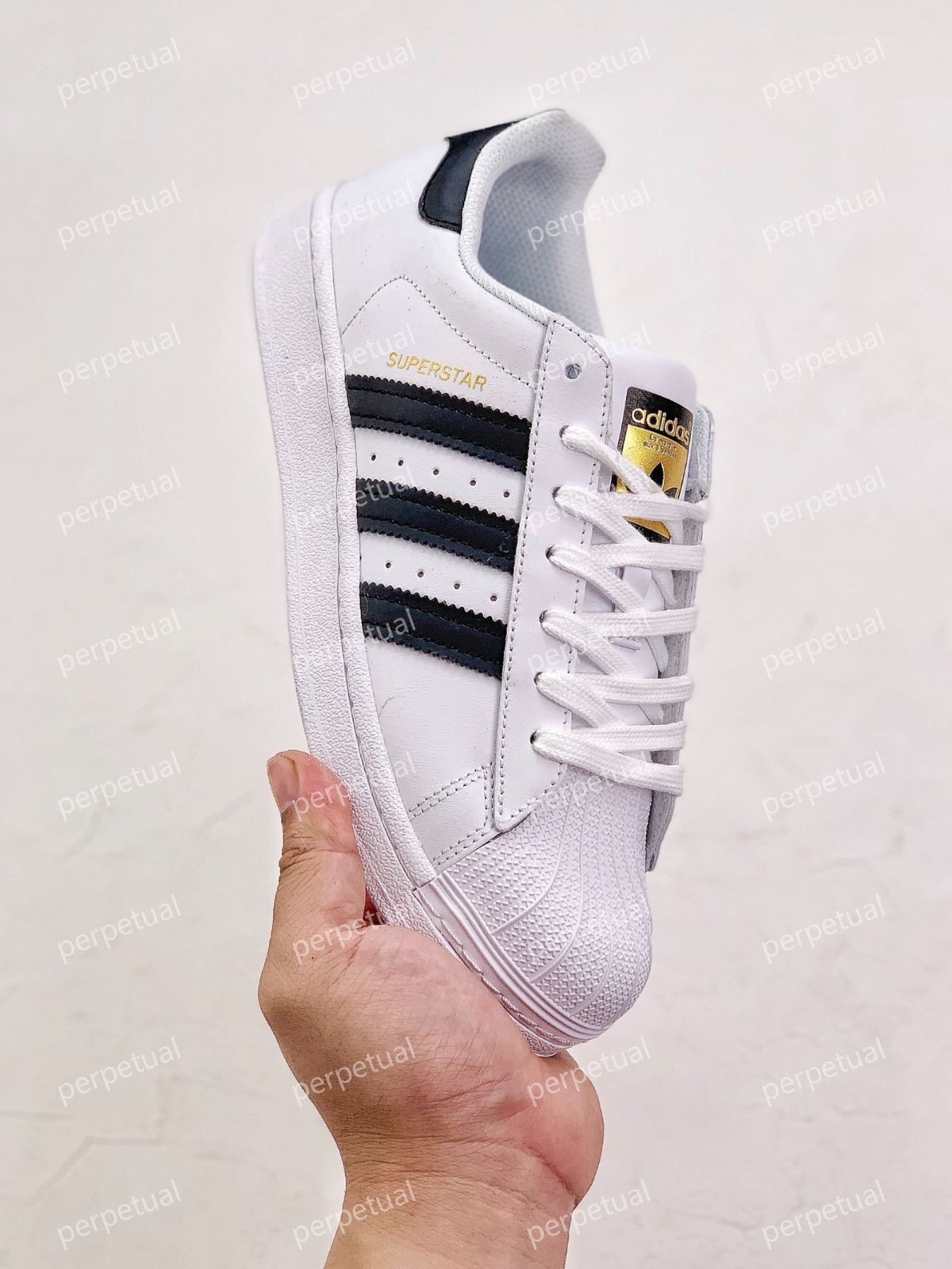 新品【Adidas】 originals superstar スニーカーホワイトゴールドスニーカー 男女同型