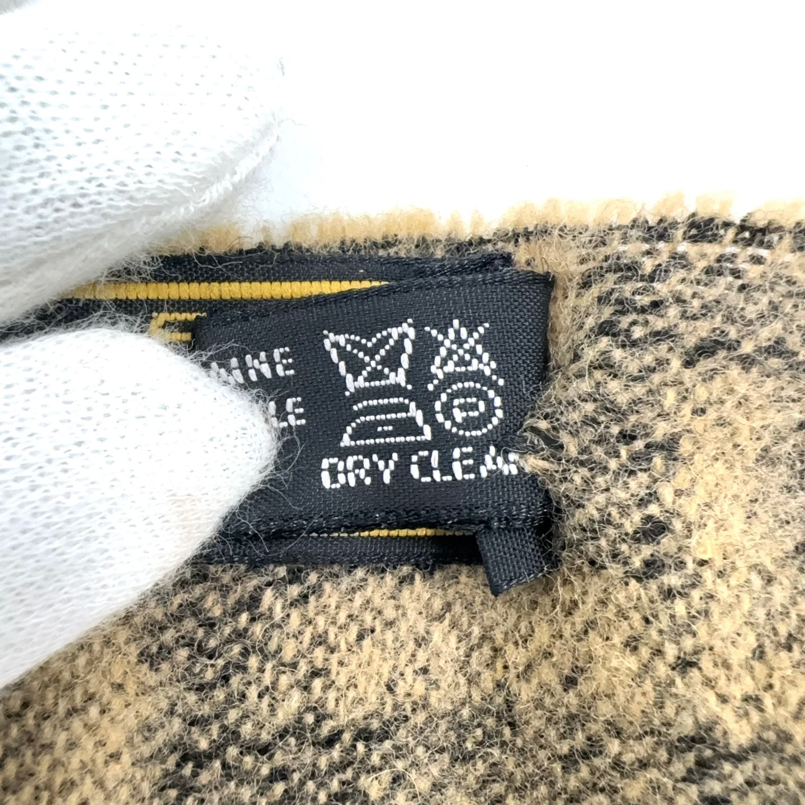 極美品 FENDI フェンディ ズッカ FF柄 ブラウン ウール マフラー FENDI FF柄 ズッカ ショール ウール ブラウン マフラー - メルカリ