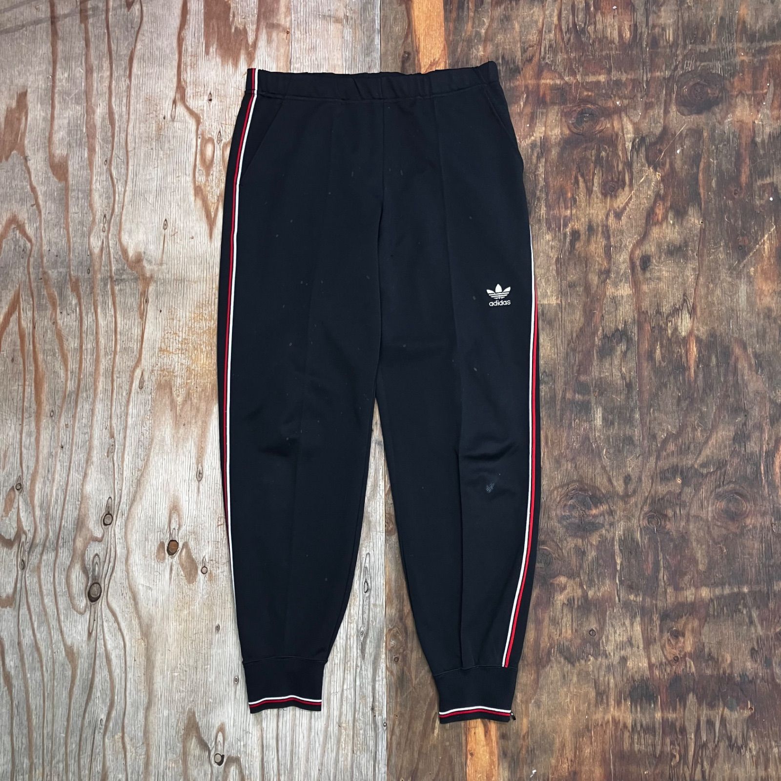 adidas アディダス テーパード トラック パンツ ジャージ レッド