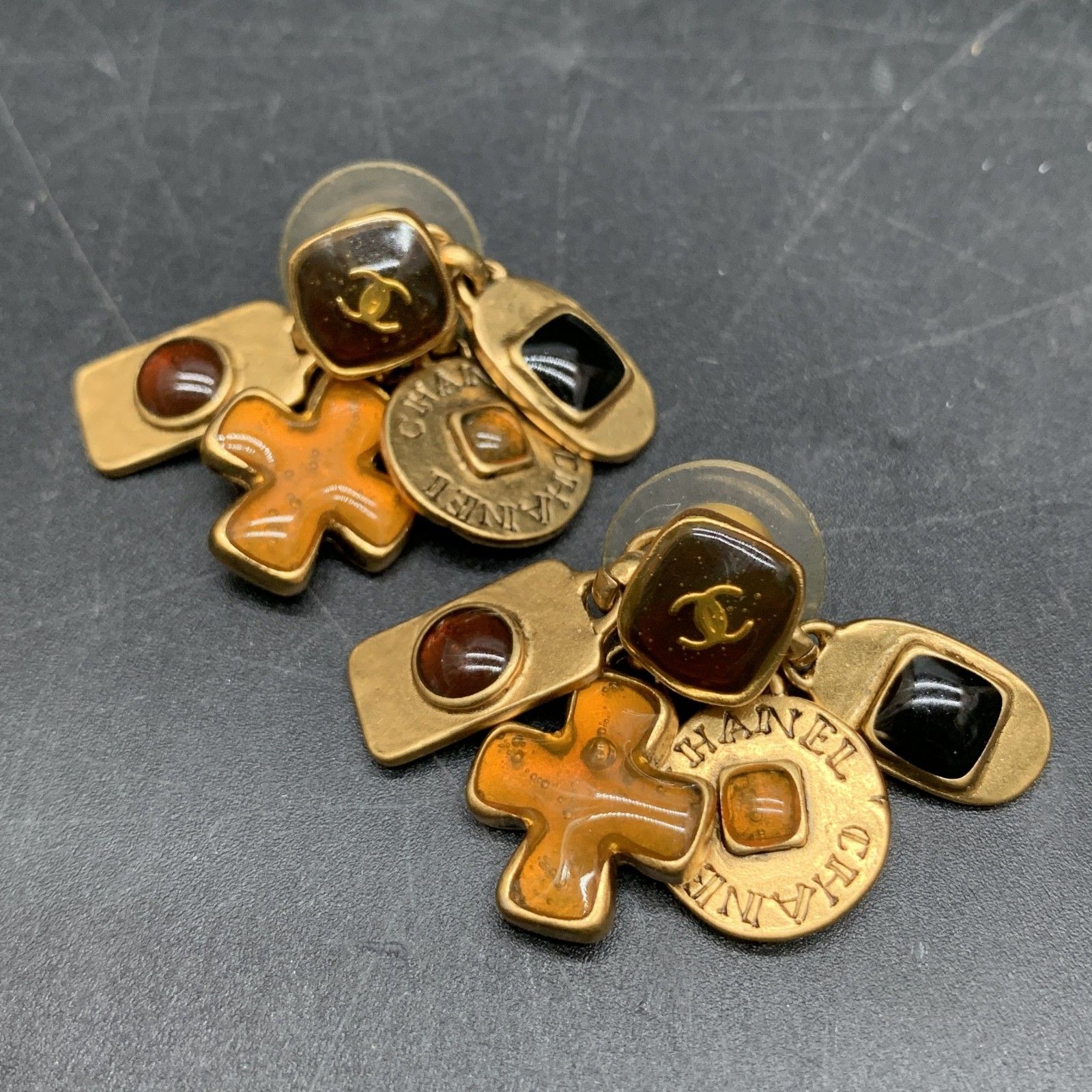 Z286　希少CHANEL シャネル ヴィンテージ ピアス　グリポア カラーストーン 31 RUE CAMBON　チャームセット ブランド小物 アクセサリー Z286 希少CHANEL シャネル ヴィンテージ ピアス グリポア カラー