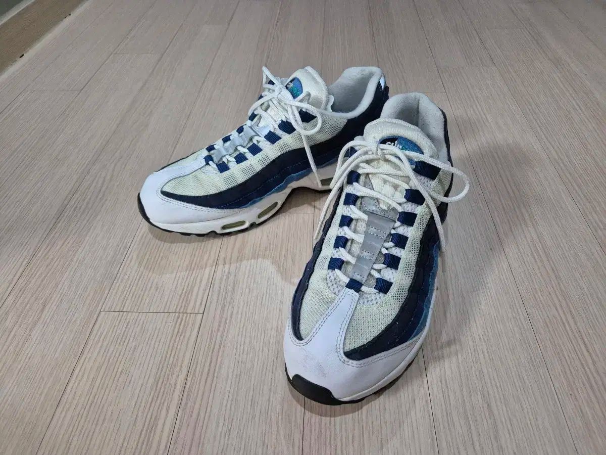 NIKE(ナイキ) エアマックス 95 ホワイトウェーブ 275