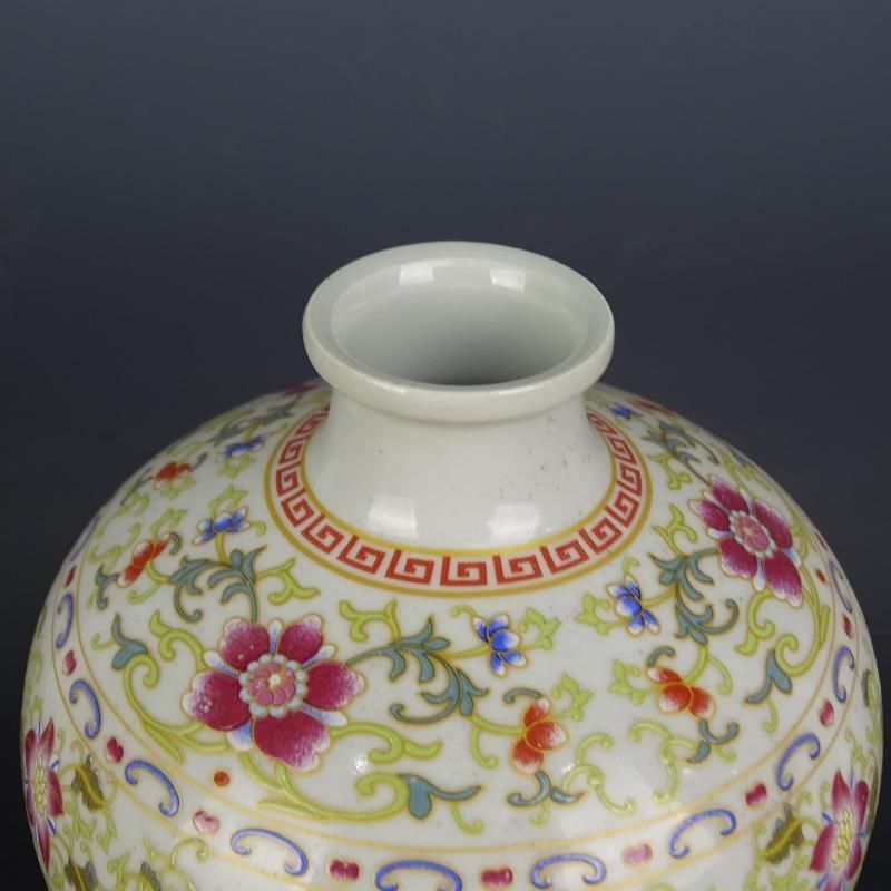 清康熙青釉粉彩タンカ紋梅瓶 景徳鎮 陶磁器 装飾品 現代工芸品 美術品 置物 清康熙青釉粉彩タンカ紋梅瓶 景徳鎮 陶磁器 装飾品 現代工芸品