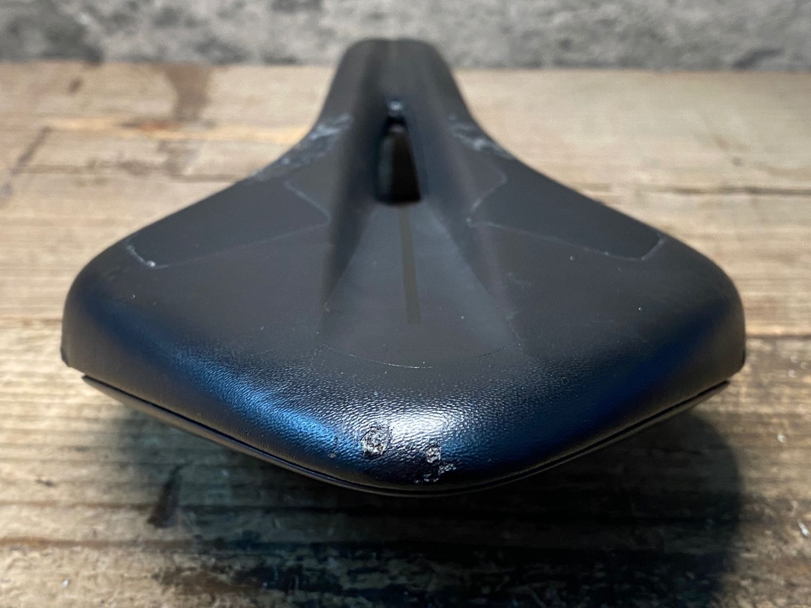 IY548 フィジーク fizik アリオネ ARIONE R3 OPEN サドル 黒 kium