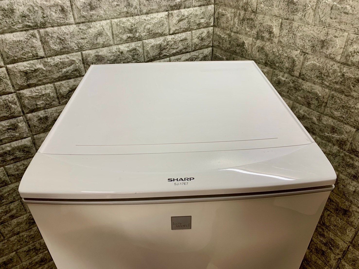 大阪送料無料★3か月保障★冷蔵庫★2020年★SJ-17E7-KW★IR-650 大阪送料無料☆3か月保障付き☆冷蔵庫☆シャープ☆2ドア☆2020年