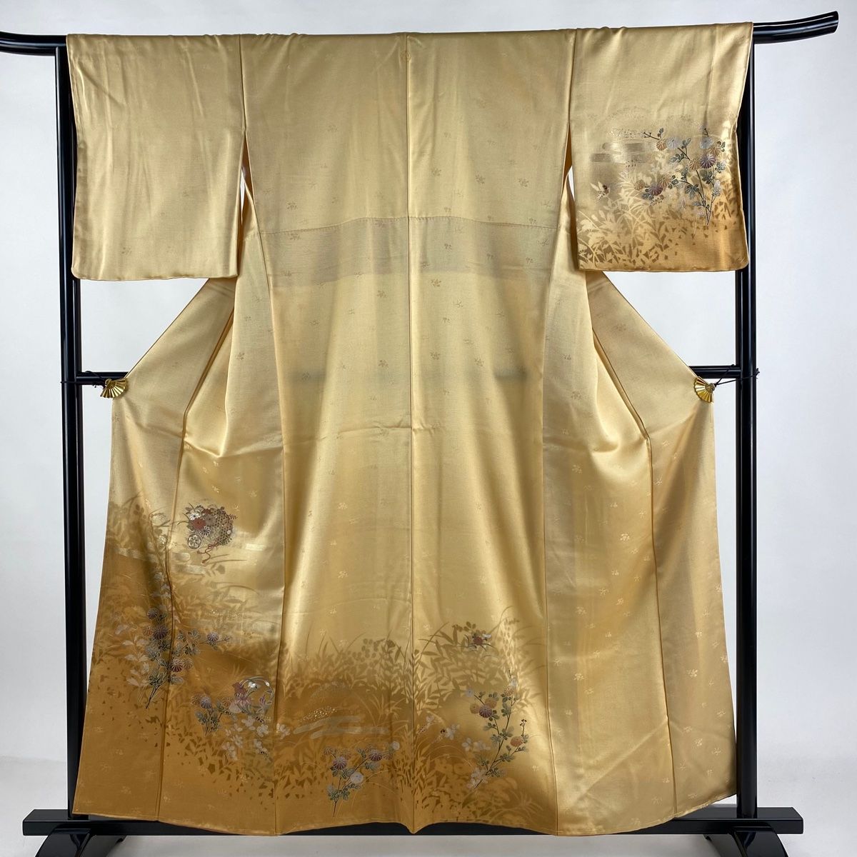 訪問着 アンティーク 暈し 刺繍 菊 中啓 有職文様 正絹 y656.560 訪問着 身丈158cm 裄丈65.5cm M 袷 花車 菊 刺繍 金糸 ベージュ