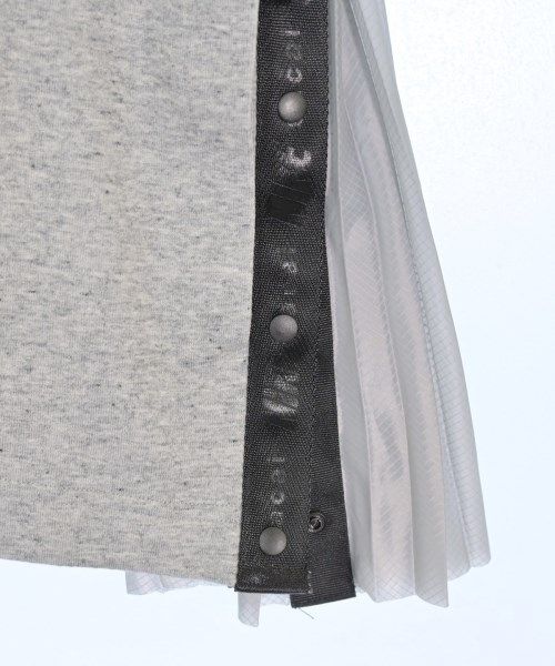 sacai サカイ　Ｔシャツ　カットソー　レディース Sacai（サカイ）の「SACAI / グラフィックチュールTシャツ（T