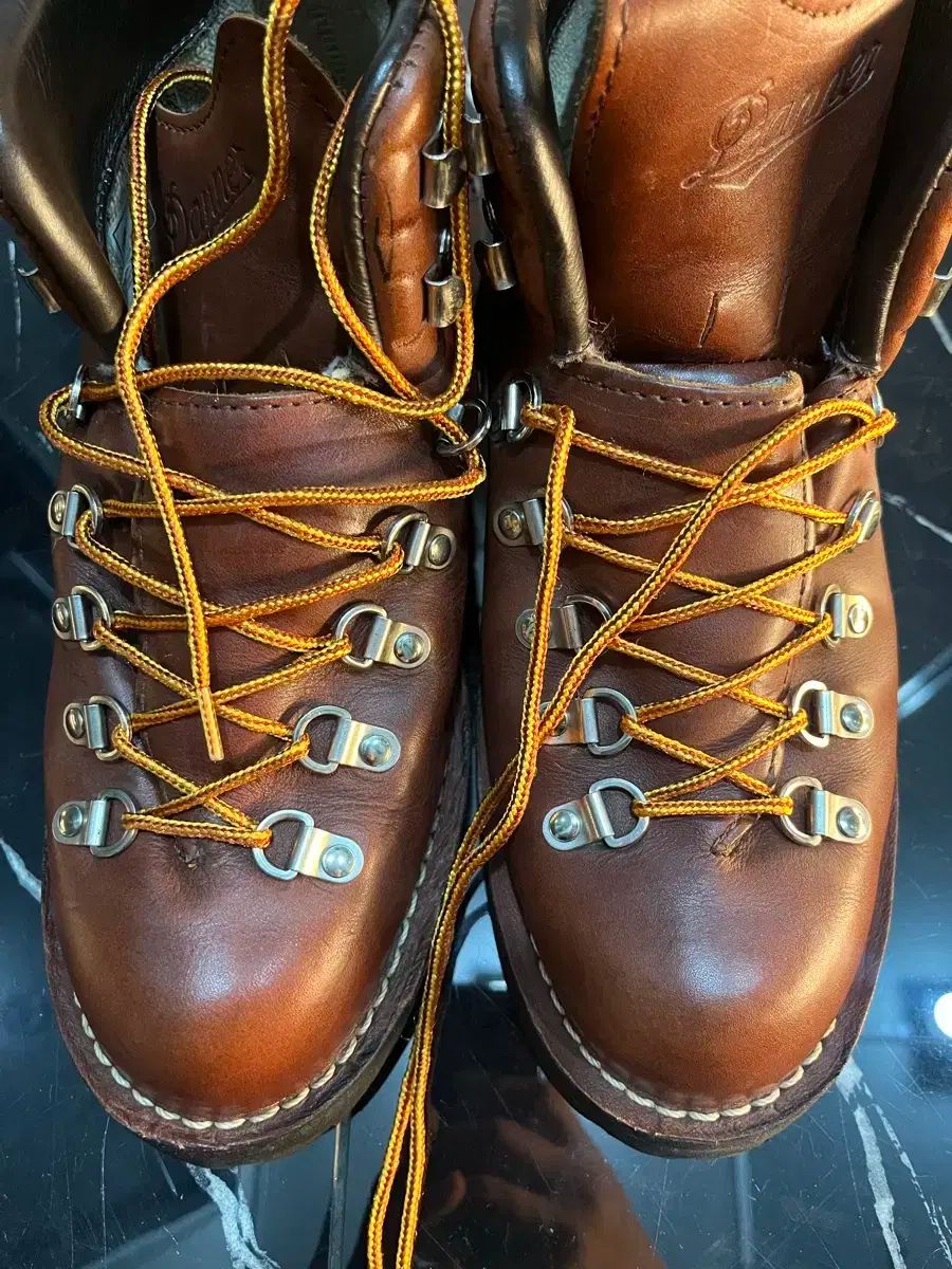 Danner マウンテンライト