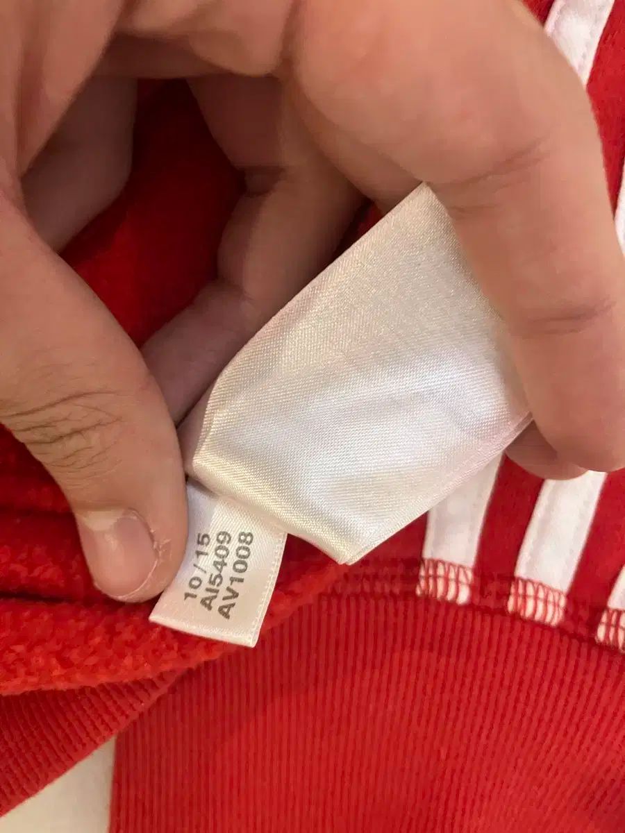 adidas アディダス 15 ー 16 マンＵ 必須アイテム フード付きジップアップ レッド LLC-HASEGAWATOSO_COM