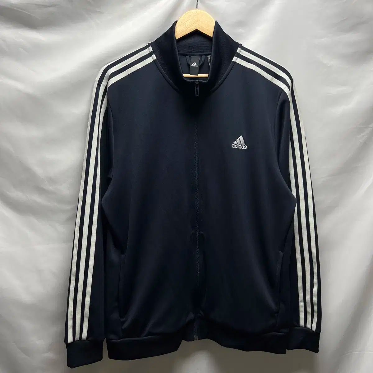 【美品】 adidas トラックジャケット ネイビー ヨーロッパTT 2XL 美品】 adidas トラックジャケット ネイビー ヨーロッパTT 2XL