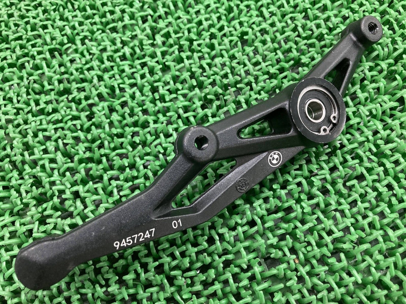 S1000RR ブレーキペダル 9457247 01  純正 中古 バイク 部品 K67 曲がり無し 品薄 希少品 車検 Genuine Go S1000RR ブレーキペダル 9457247 01 BMW 純正 中古 バイク 部品 K67