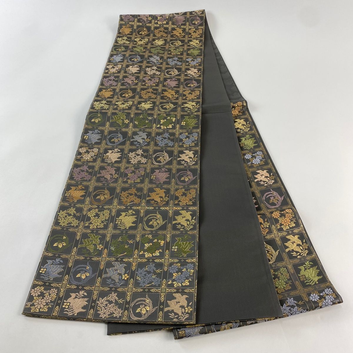 新小石丸 袋帯 六通柄 銀通し 唐織 華文 横段 シルクモール イ5902 新小石丸 袋帯 六通柄 銀通し 唐織 華文 横段 シルクモール イ5902 新