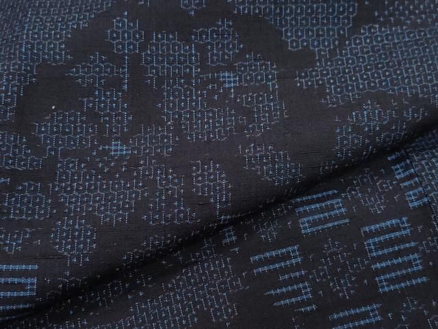 平和屋着物●結城紬　80亀甲　エ霞文　黒地　正絹　逸品　未使用　CAAS7571yc 平和屋着物○結城紬 80亀甲 エ霞文 黒地 正絹 逸品 未使用 CAAS7571yc