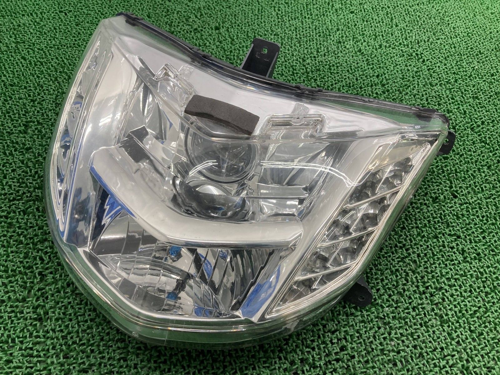 マグザム ヘッドライト 社外 バイク 部品 SG17J SG21J プロジェクターLEDヘッドライト コケキズ無し 品薄 品 Wq