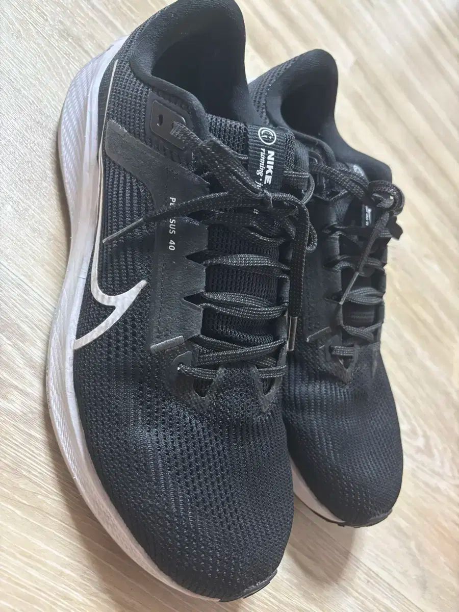 NIKE ナイキ ペガサス 40 黒 スニーカー 含む