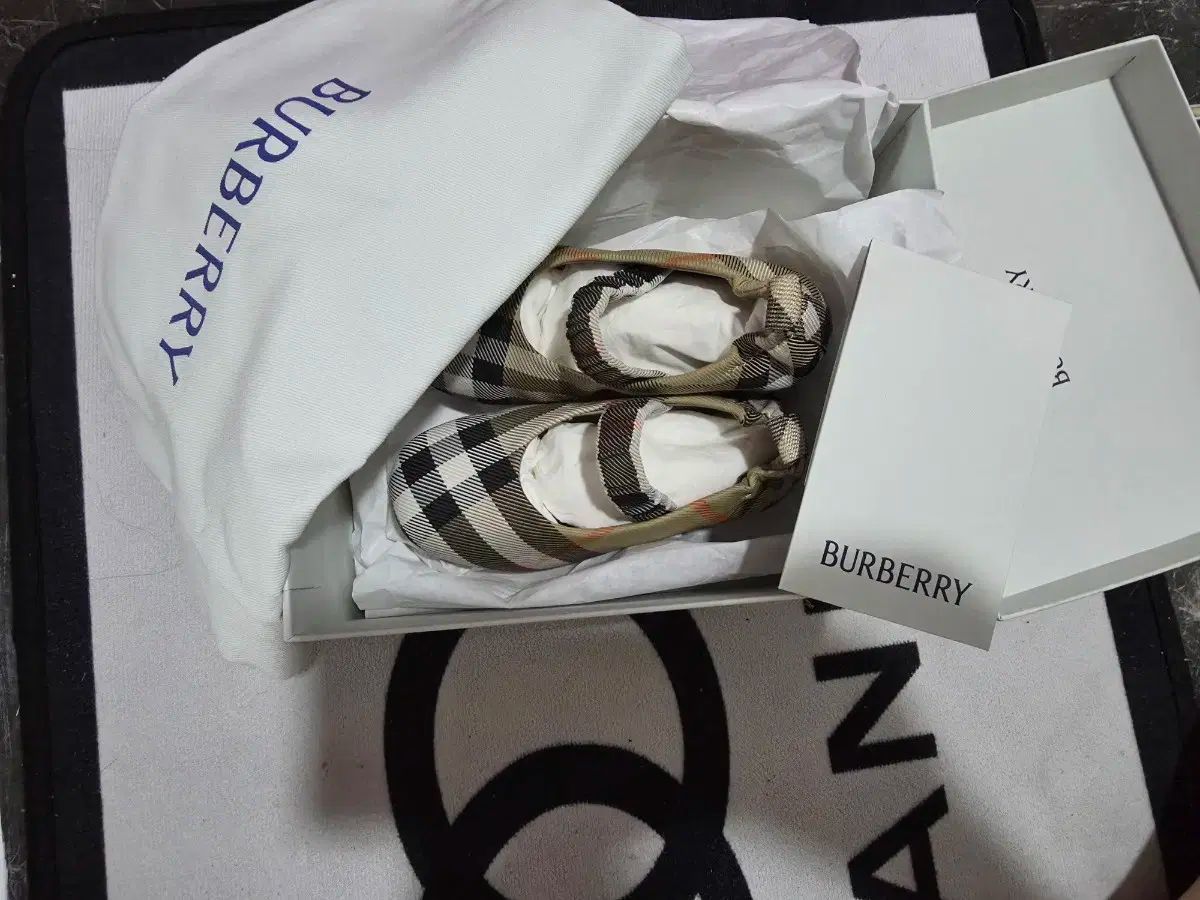  バーバリー正規子供靴女の子 23 サブパラグラフ 150 mm のみ 靴 その他 キッズシューズ