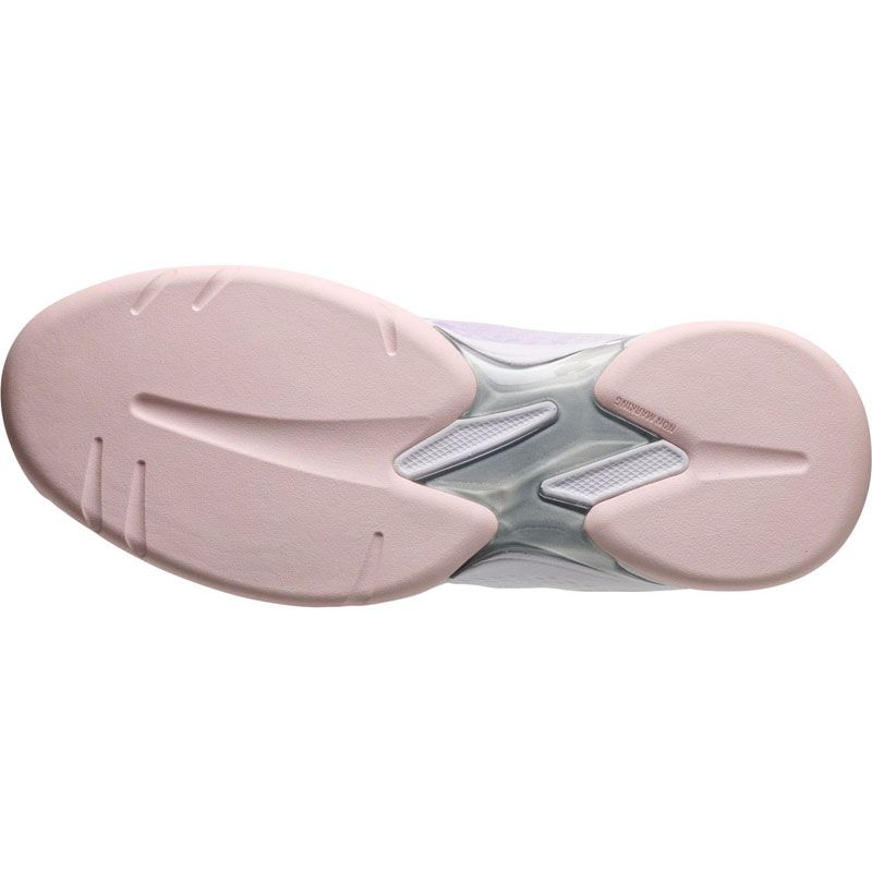 テニスシューズ