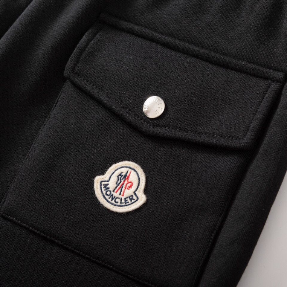 モンクレール MONCLER ショートパンツ ブラック