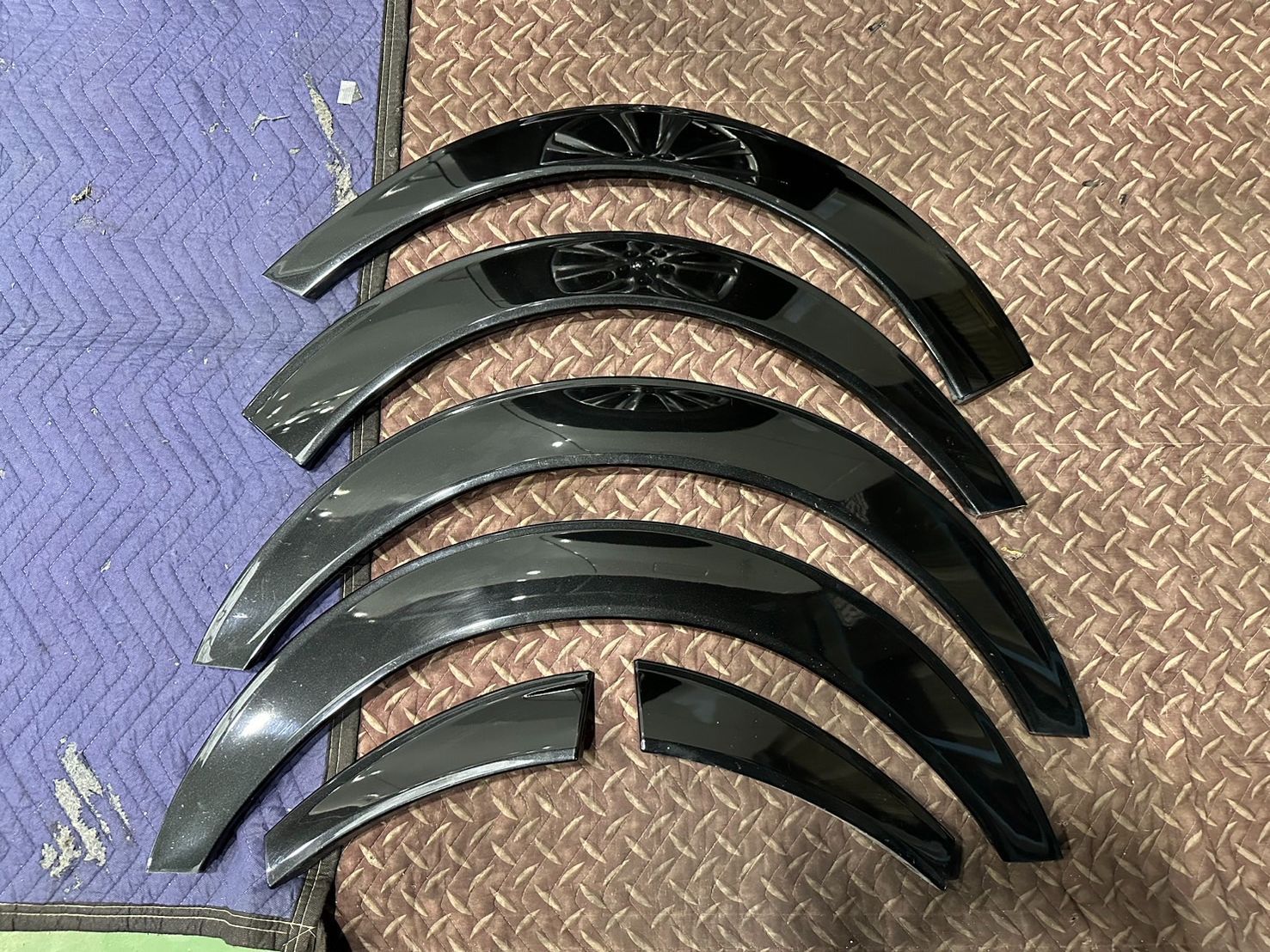 ハイエース 車検対応 オーバーフェンダー 209 ブラックマイカ