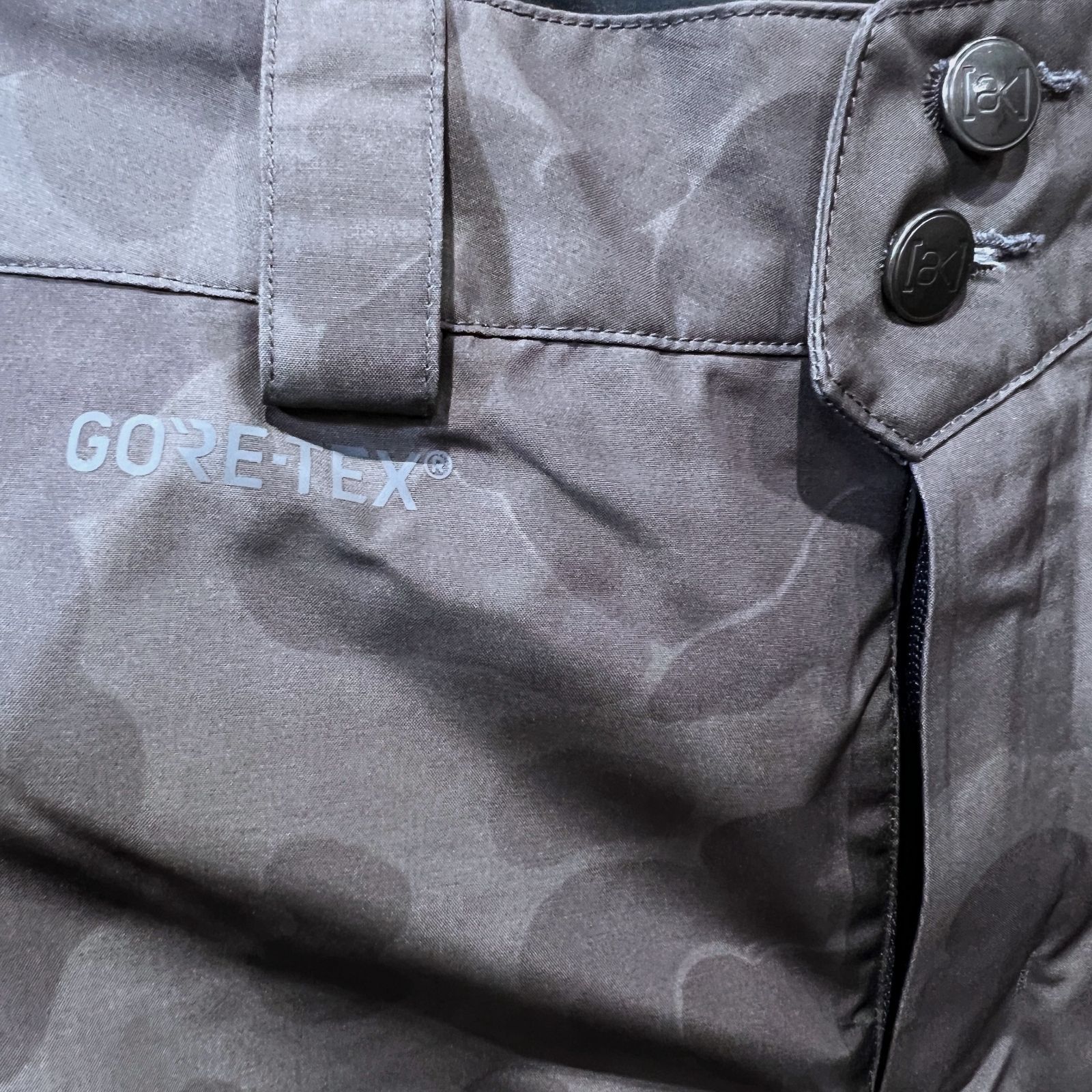 美品 バートン ak ゴアテックス CYCLIC PANT 迷彩 パンツ M