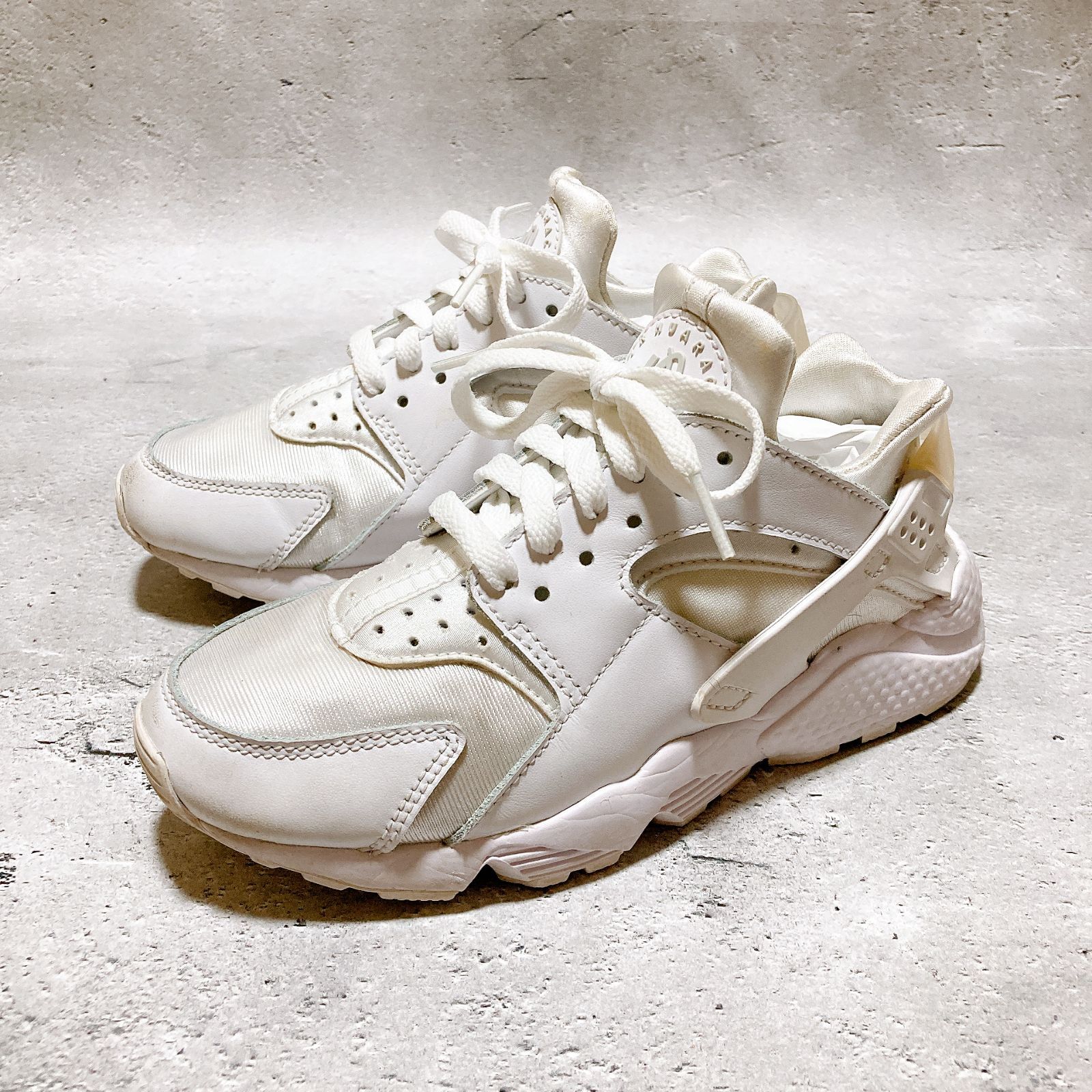 定価¥15,400 ナイキ AIR HUARACHE レディース 23センチ