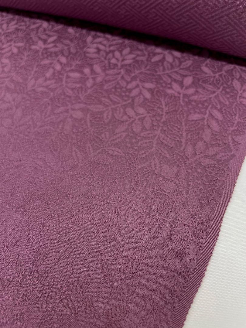 色無地 紋意匠 南天文様 堅牢染 純国産 八掛付き 正絹 反物 - メルカリ