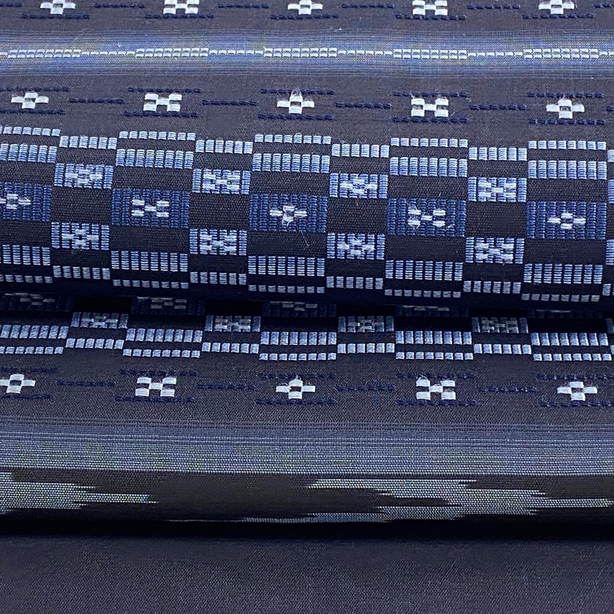 開き名古屋帯 美品 逸品 夏帯 幾何学模様 紺色 正絹 【中古】 名古屋帯