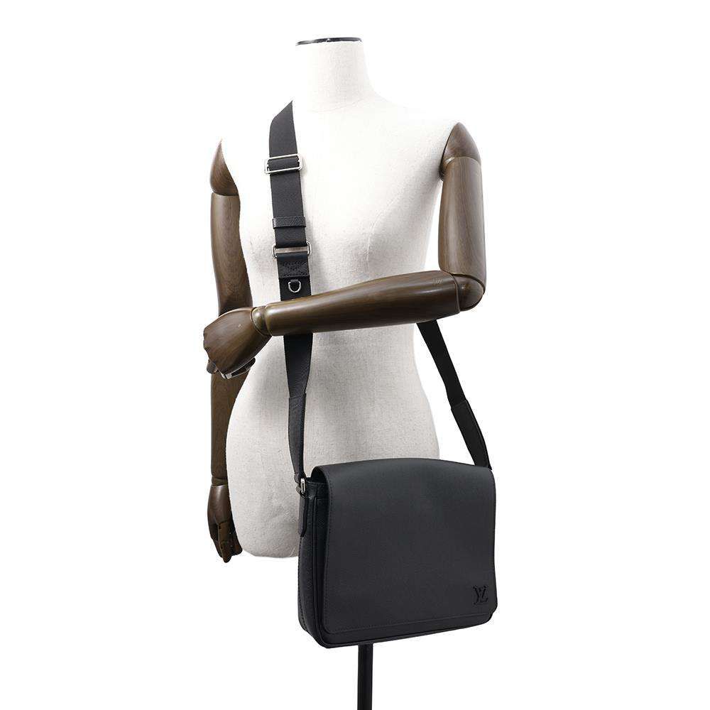 ルイヴィトン.ディストリクト PM NV3 m30851 ルイヴィトン ショルダーバッグ タイガ ディストリクト PM NV3 M30851