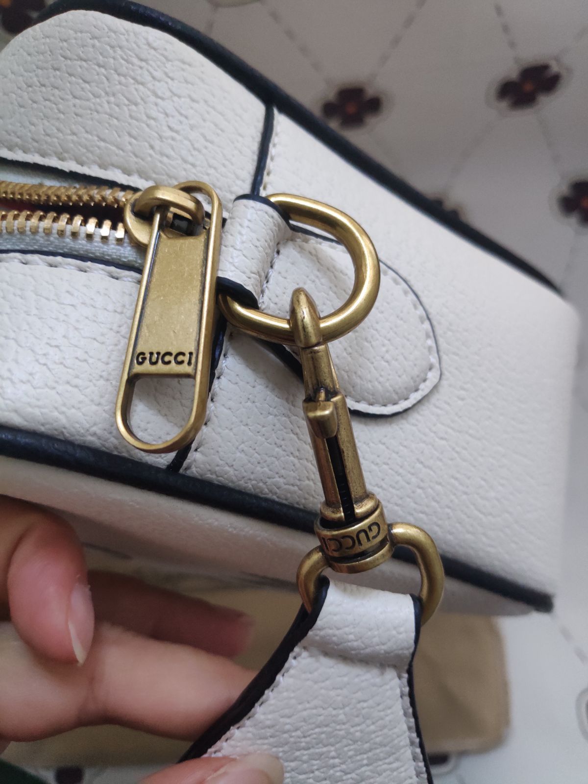 オススメ☆グッチ xアディダス クロスバッグ ショルダーバッグ 白 ◇レディース♪メンズ◇ 超人気美品 GUCCI x ADIDAS - メルカリ