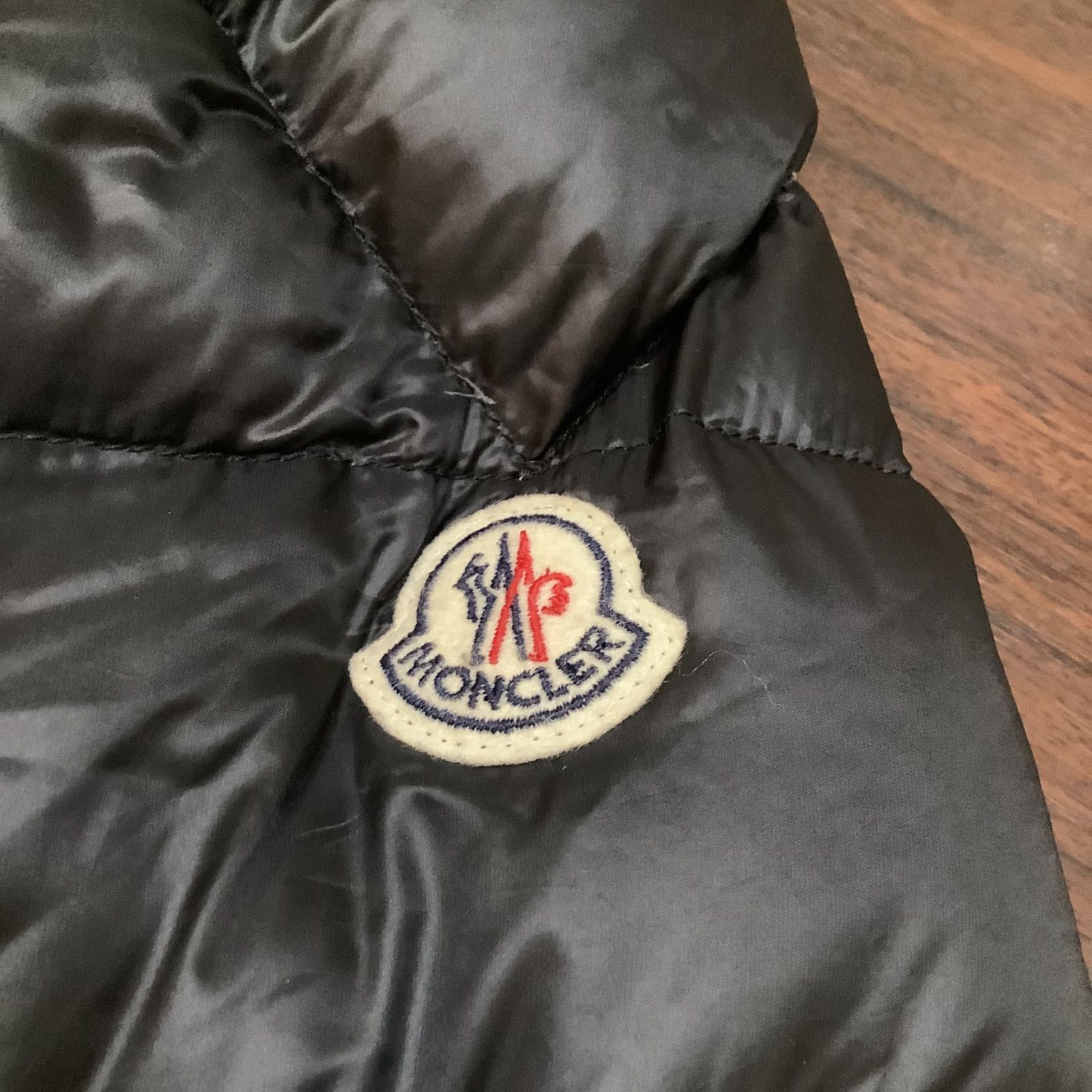 モンクレール MONCLER ワッペン フード ダウンジャケット エドワード