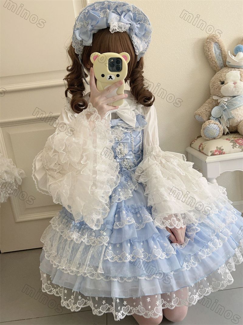 ブルーの3色展開