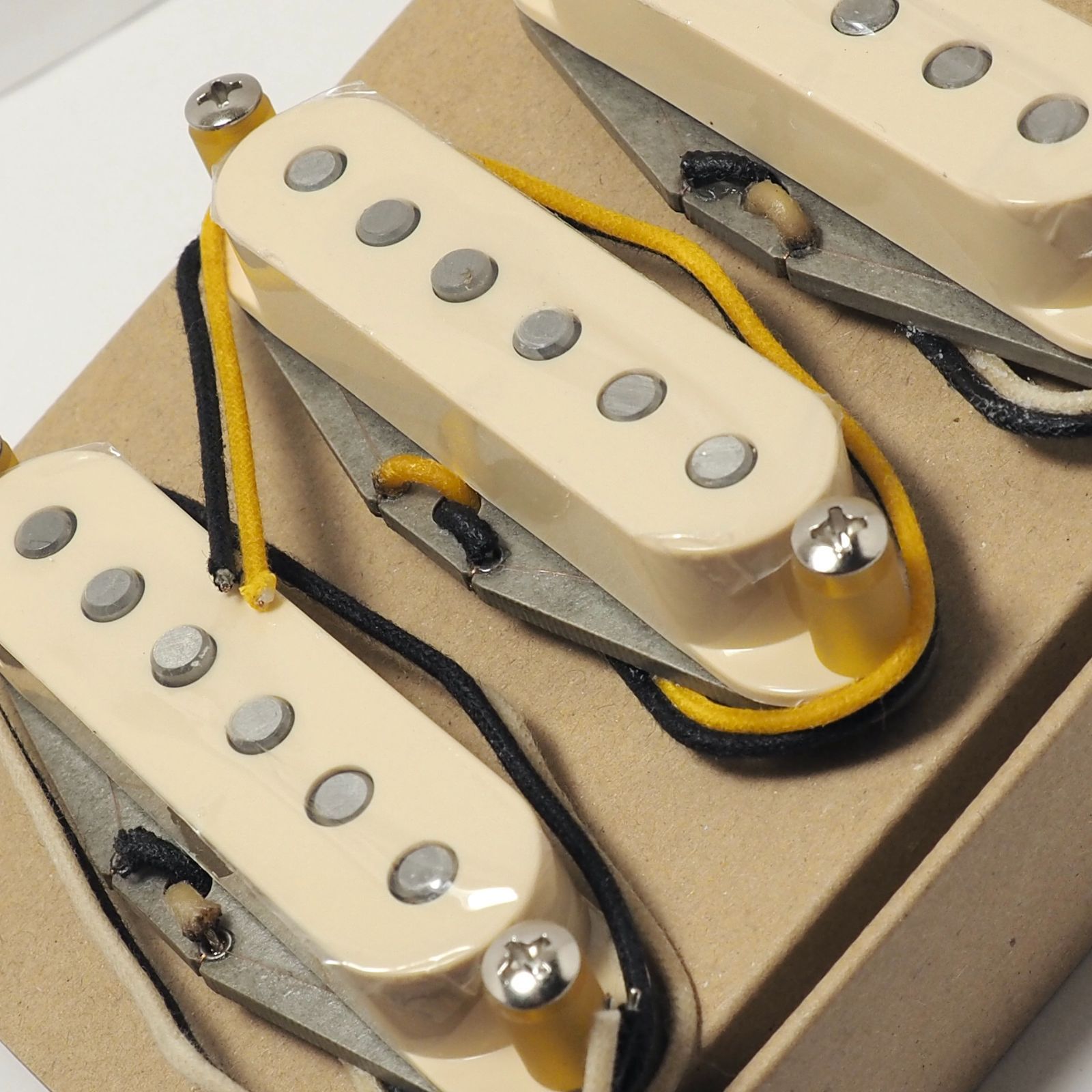 アルニコ2 スタガード　シングルピックアップ　３個　セット　クロスワイヤー アルニコV スタガード シングルピックアップ 3個 セット クロス