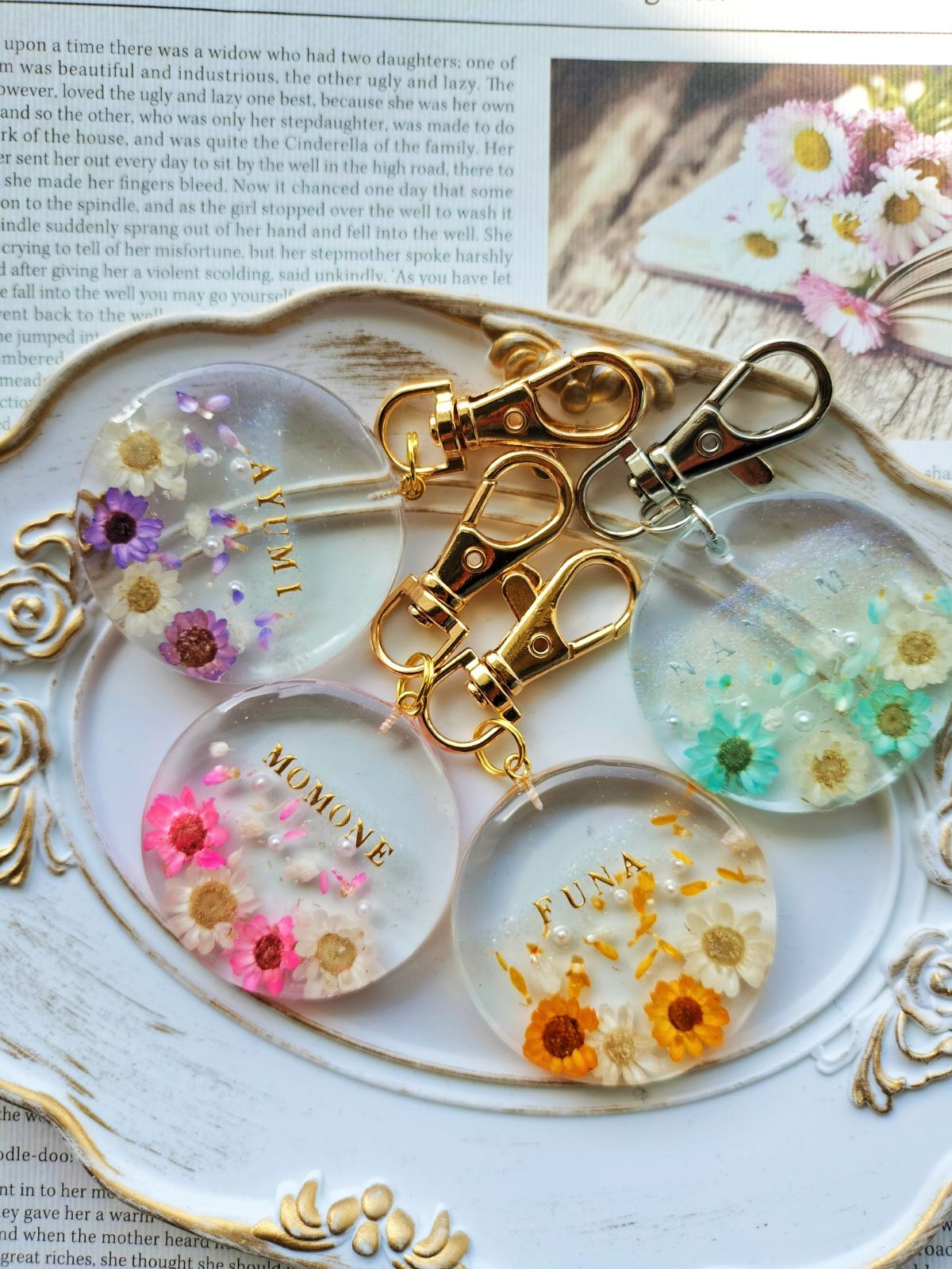 ラウンドキーホルダー オーダーページ ドライフラワー 名入れ無料  