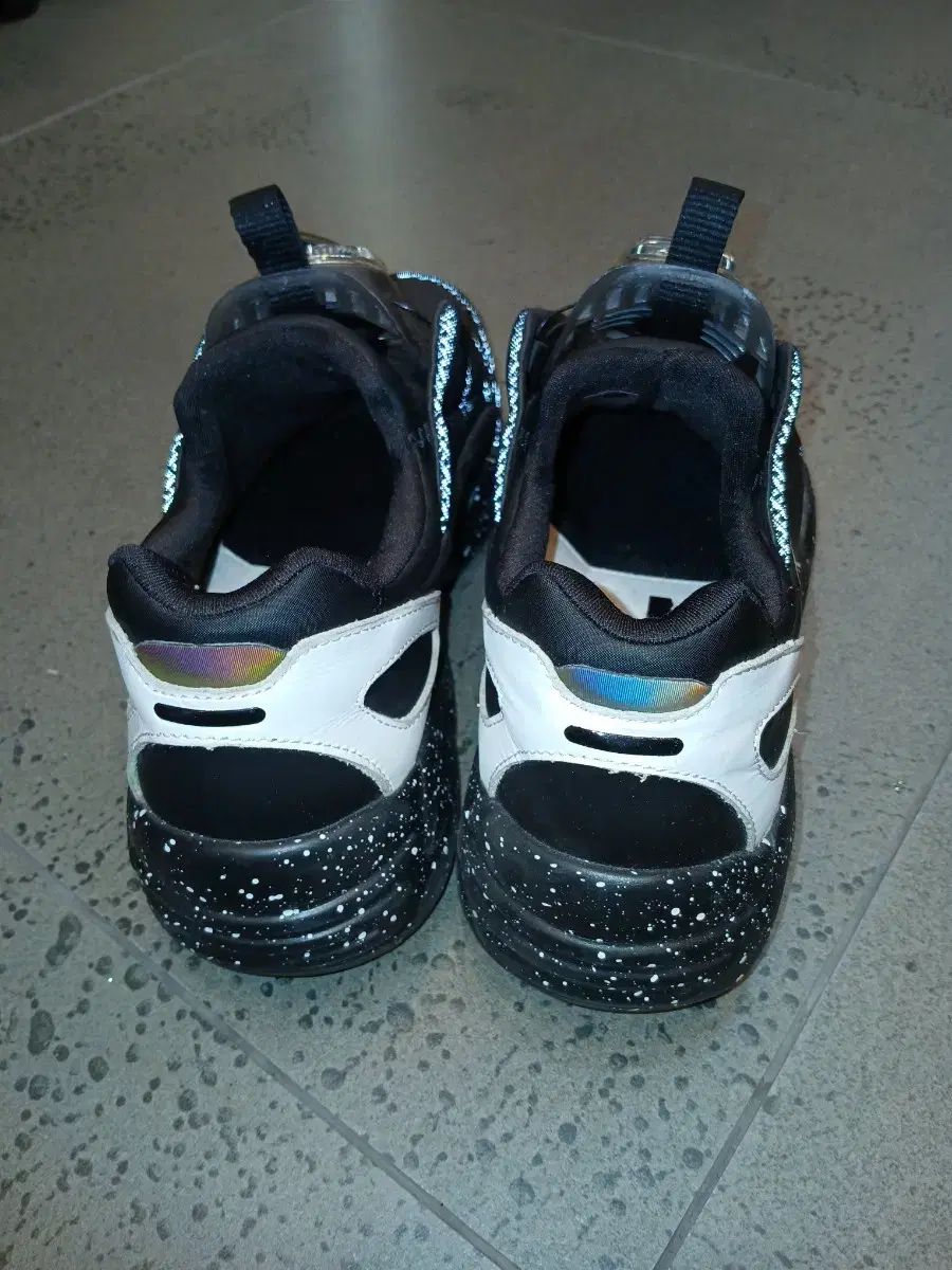 【未使用に近い】アレキサンダーマックイーン スニーカー ストリート 30cm 黒 未使用に近い】アレキサンダーマックイーン スニーカー ストリート