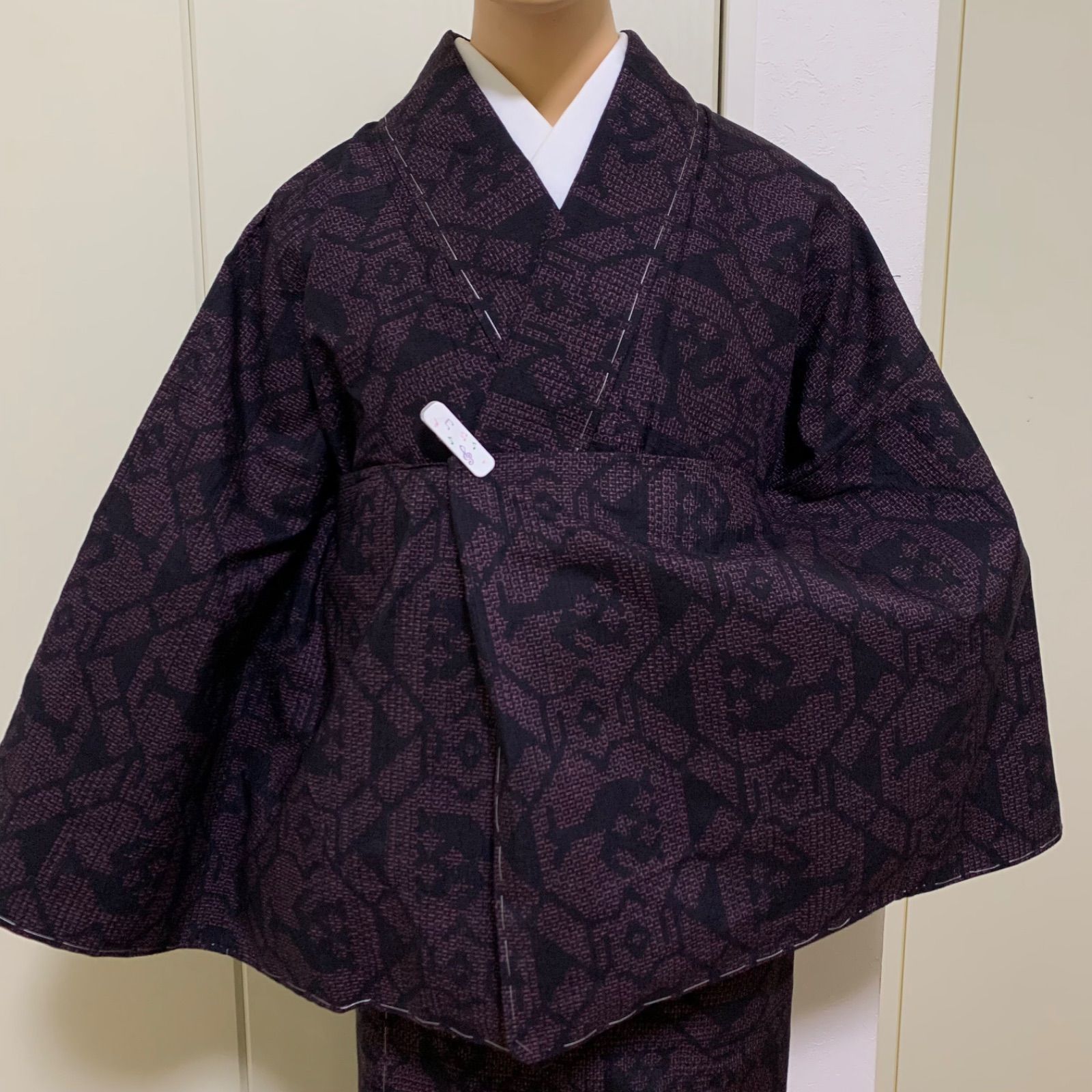 R-1195 紬 亀甲 着物 袷 絹 裄65センチ 紫系 レディース