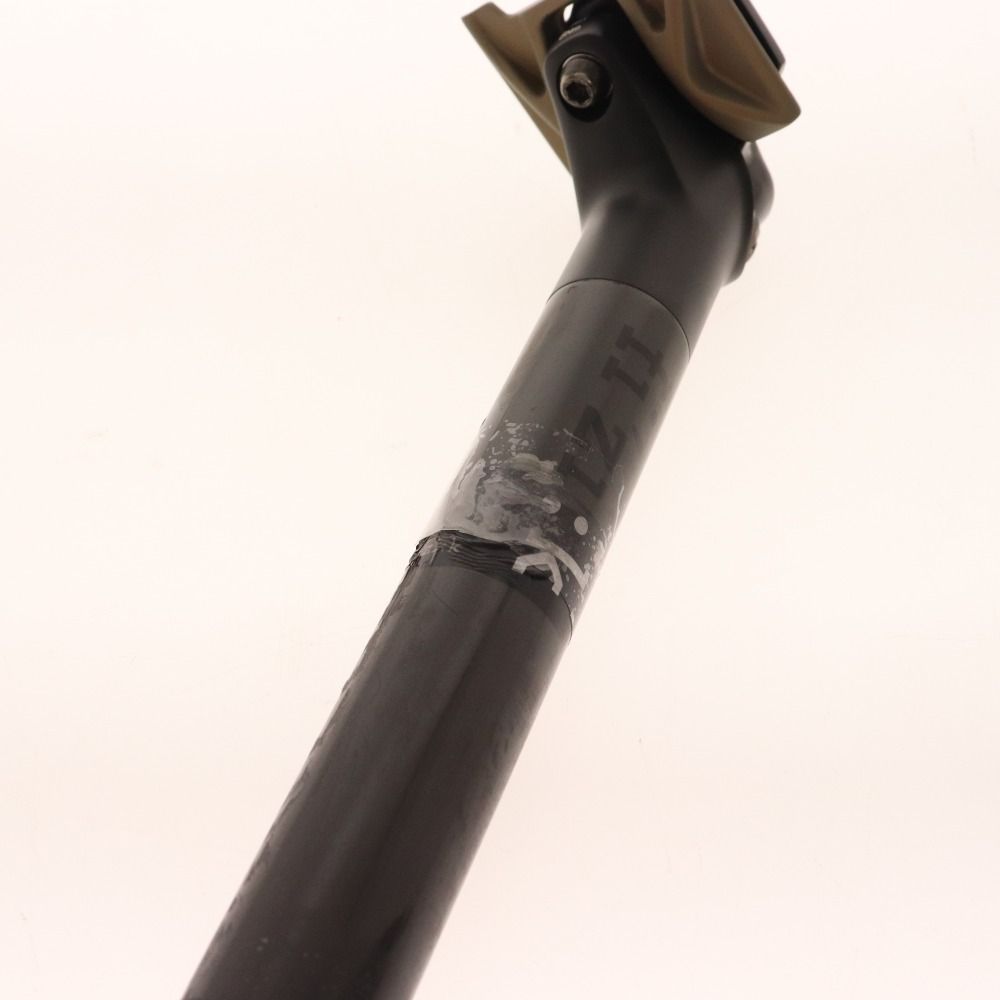 fi'zi:k 軽量カーボンハンドルバー CYRANO R1 400mm Fizik (フィジーク