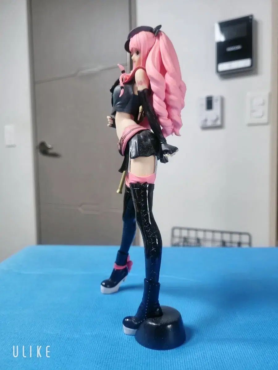 BIGBANG G-DRAGON ジヨン アクションフィギュア 韓国限定 男性