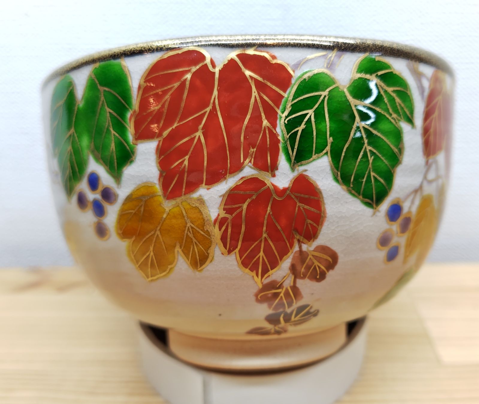 逢絢亭・新品】茶道具 茶碗 京焼 乾山 赤蔦の絵 内黒塗 壱休窯