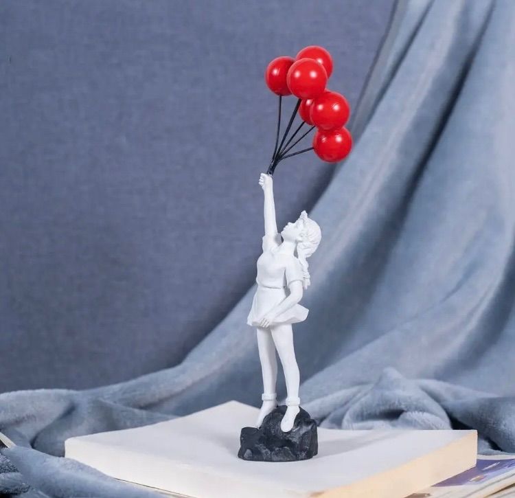 バンクシー フィギュア 風船と少女 インテリア 【新品未使用】Banksy Girl With Balloon 風船 少女 赤い風船を持った少女  オブジェ フィギュア レプリカ 置物 おしゃれ アート作品 レプリカ アート作品 絵画 - メルカリ